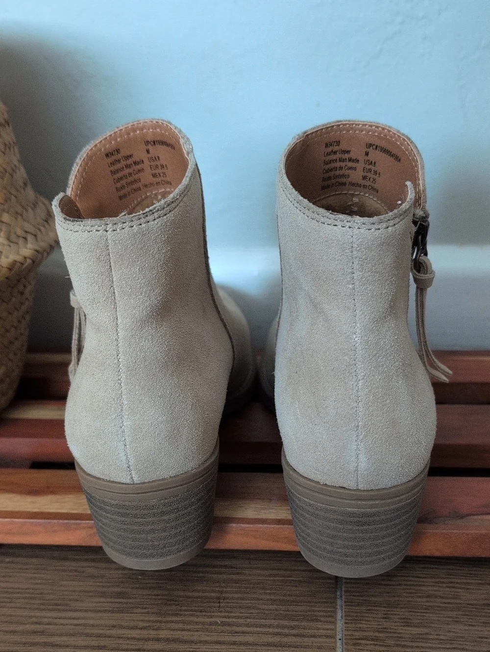 White Mountain Macy's  Women's Tan Suede Ankle Bootie with Side Zip Size 8